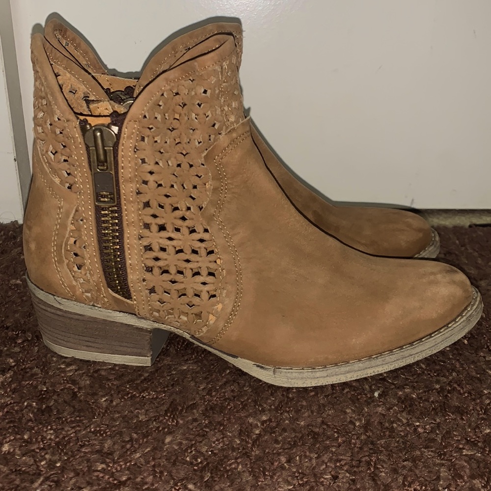 Circle G Corral Tan Booties